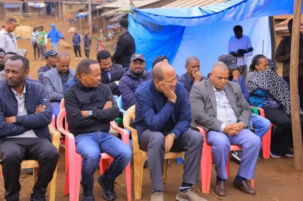 አፈ ጉባኤ ታገሰ ጫፎ በጋሞ ዞን በመሬት መንሸራተት አደጋ የተጎዱ ወገኖችን አፅናኑ